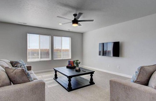 Nampa House | House ∙ 5 bedrooms ∙ 10 guests