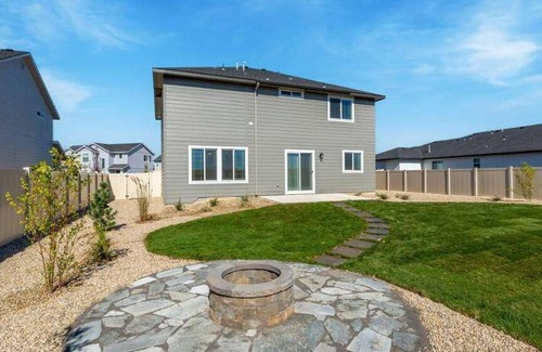 Nampa House | House ∙ 5 bedrooms ∙ 10 guests