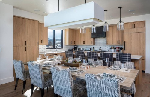 Big Sky House | House ∙ 6 bedrooms ∙ 14 guests