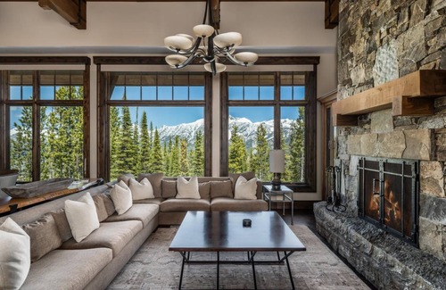 Big Sky House | House ∙ 6 bedrooms ∙ 20 guests