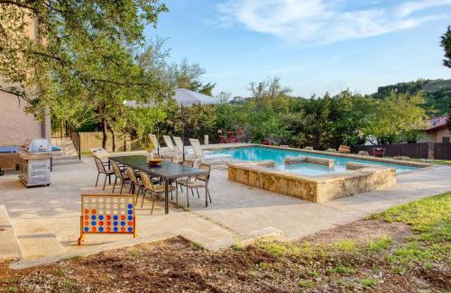 Travis Landing House | Hudson by AvantStay Magnificent Home w Beautiful Views Multiple Living Areas Pool Games