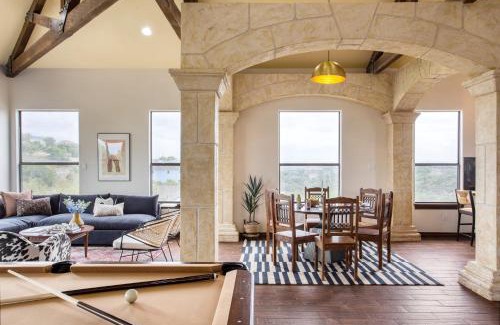 Travis Landing House | Hudson by AvantStay Magnificent Home w Beautiful Views Multiple Living Areas Pool Games