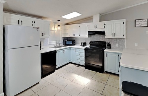 Put-in-Bay House | Island Vacation Home at Island Club - Sleeps 10 Comfortably -3 BR-2 BA-IC106