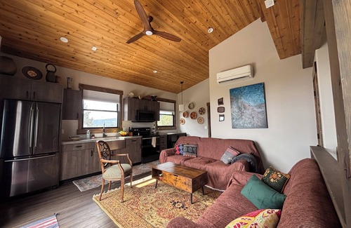 Boulder Cabin | Juniper House: Your Serene Boulder, Utah Mountain Retreat