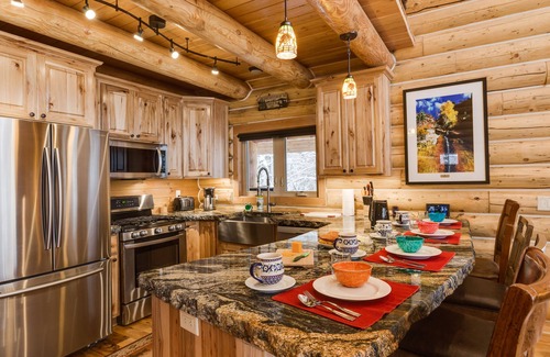 Island Park Cabin | KABINO: Trailer Parking, HotTub, Trails, Yellowstone