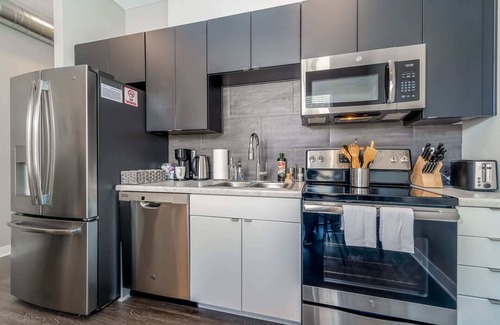 Downtown Des Moines Apartment | Kasa | Classic 1BD + Contactless Check-In | Des Moines