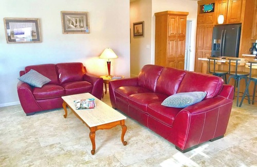 Page House | Local VIEW🏜2 homes side by side🚤boat parking🐶PETS~close to Antelope/Horseshoe