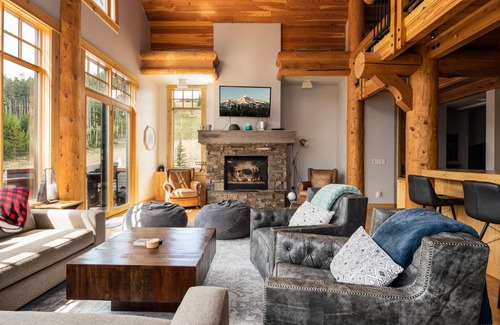 Saddle Ridge Cabin | Lodge ∙ 3 bedrooms ∙ 12 guests