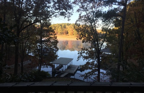 Mid America House | Looking for a little piece of heaven? This is it! Spectacular views and hot tub