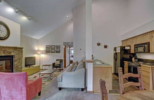 Four O'Clock Condo | Los Pinos D-24, Spacious 2BR Condo in an Amazing Location