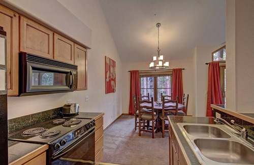Four O'Clock Condo | Los Pinos D-24, Spacious 2BR Condo in an Amazing Location