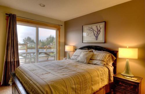 Lincoln City House | Lucy's Lagoon