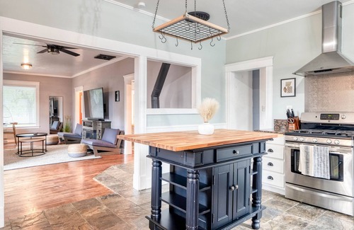 Kalispell House | Lux Kalispell Farmhouse w/Large Hot Tubn
