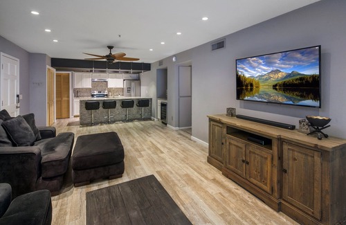 South Scottsdale Condo | Lux Scottsdale - Luxury Remodel (Walk to Old-Town and Spring Training)