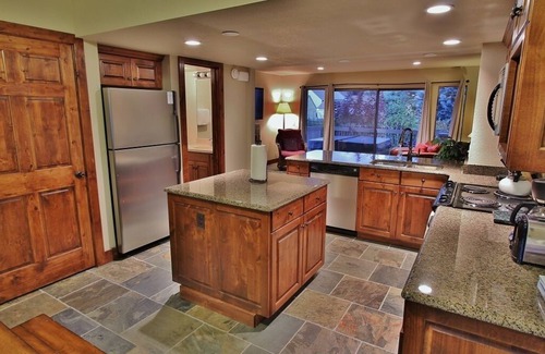 Park Meadows Condo | Luxury Condo, Private Hot Tub & Year-Round Recreation at Park City Racquet club Village