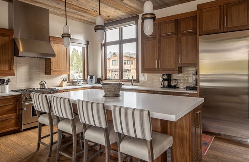 Spanish Peaks Cabin | Luxury Ski-in/Ski-out Spanish Peaks Home; Pet Friendly with Private Hot Tub!
