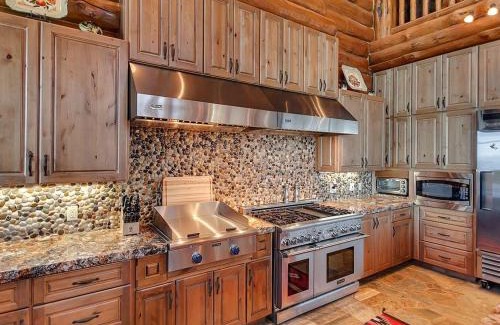 Port Orford Villa | LX28: Gold Beach Oceanfront Estate