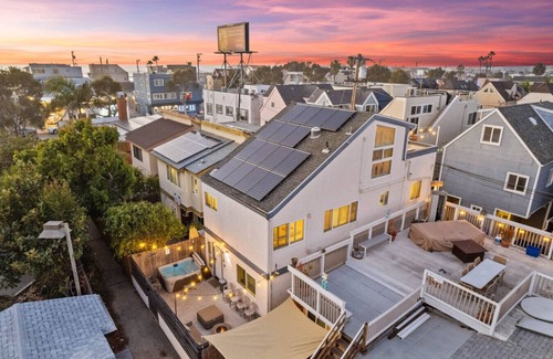 Mission Beach House | Mission Beach 3BR with Rooftop and Hot Tub