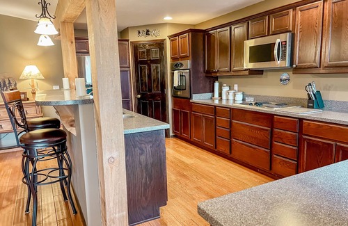 Cascade House | Missouri Canyon Getaway- Close to Missouri River