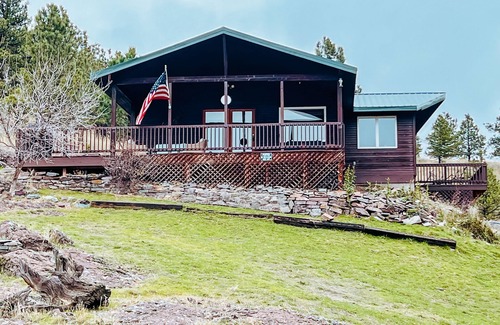 Cascade House | Missouri Canyon Getaway- Close to Missouri River