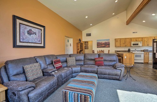 Moab South Valley House | Moab Townhome w/Pool Access + Stunning Mtn Views!