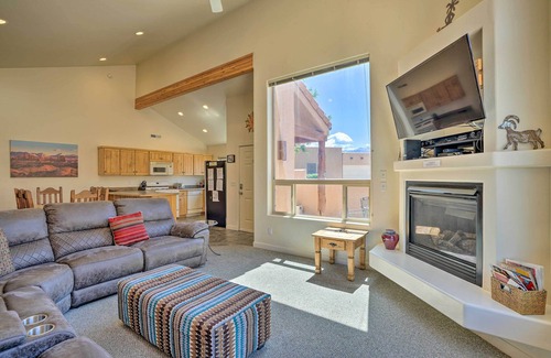 Moab South Valley House | Moab Townhome w/Pool Access + Stunning Mtn Views!