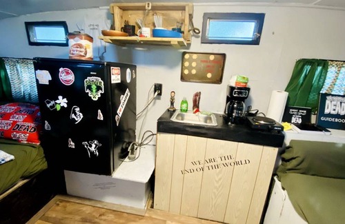 Winchester House | Mobile home ∙ 1 bedroom ∙ 3 guests