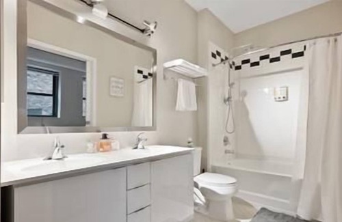 Downtown Cincinnati Condo | Modern 2 Bedroom Condo Heart of Downtown close to Stadiums - 707