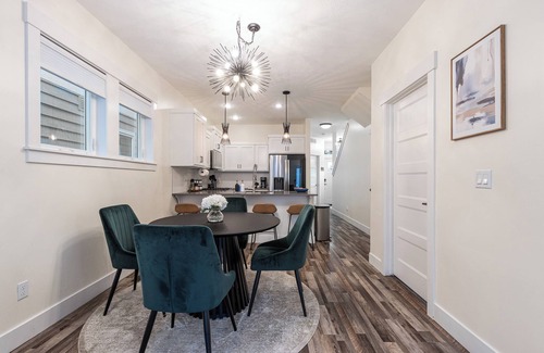 Veterans Park House | Modern 3BR/3BA Retreat Near Downtown