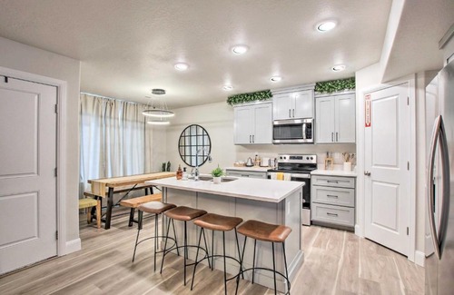 Garden City House | Modern Mountain Townhome about 1 Mi to Bear Lake!