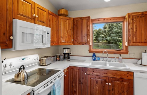 Livingston House | Montana Getaways Near Yellowstone National Park, Chico Hot Springs! Epic Views!