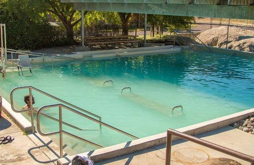 Thermopolis Hotel | Motel ∙ 4 guests