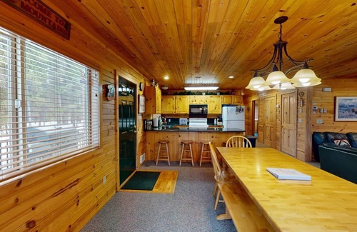 Island Park Cabin | Mt. Meadows* Wifi, 3Br, 2Ba, Bbq Grill, 36 Miles to Yellowstone, Sleeps 6