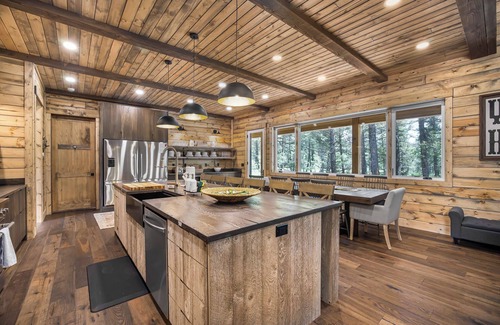 Island Park Cabin | New Build Luxury Yellowstone House on 6 acres, Private Decks, Fire pit