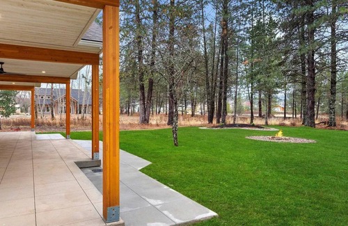 Dover Bay House | New home in Dover Bay on a private, oversized lot
