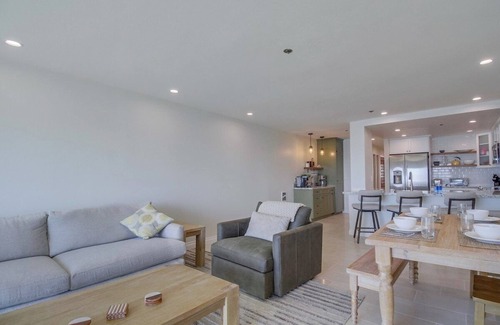 Crown Point Condo | NEW Murphy Bed+BIKES! Sail Bay - Bayfront+parking