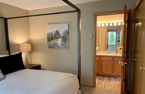 Big Horn Condo | *NEW RENTAL* SKI-IN/OUT AND STEPS FROM BIG SKY'S MOUNTAIN VILLAGE AMENITIES
