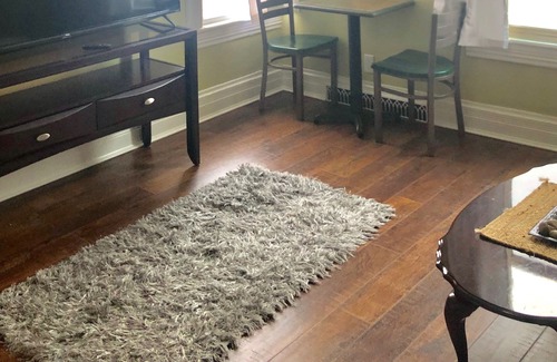 Riverfront Apartment | Newly Remodeled Queen Anne Apartment