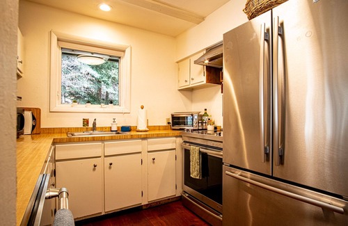 Warm Springs Condo | Next to Warm Springs Lifts-Hot tub, Pool & Tennis!