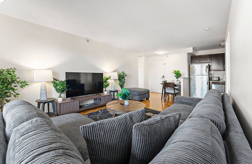 North Brookline Apartment | Nice 2bd/1.5ba near BU 8346