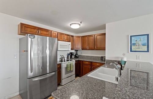 South Mission Beach Condo | Ocean View Dream - Massive Private Deck & Grill