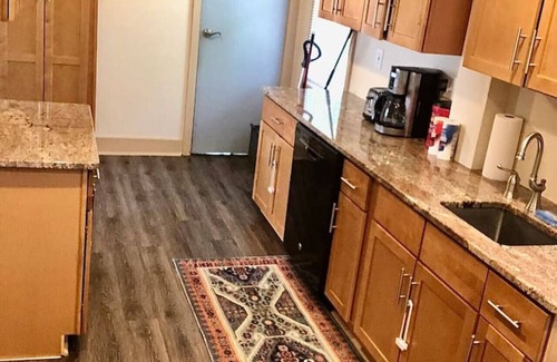 Detroit - Shoreway Apartment | OhioCity, Zoo,Westside Market,Downtown,Rock Hall