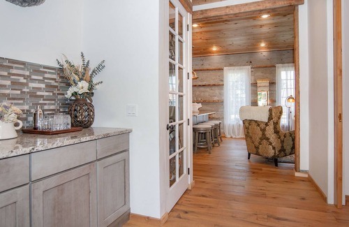 Hope Cottage | Old Hope Idaho City Hall- 20 Minutes to Schweitzer