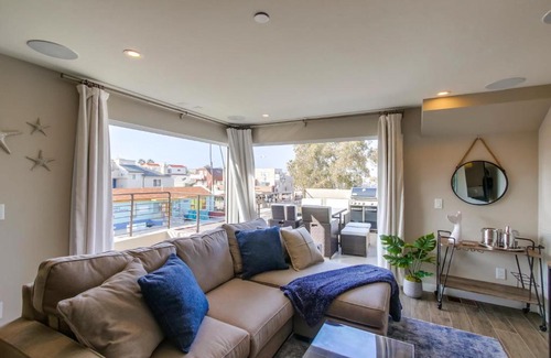 Mission Beach House | Ostend Villa