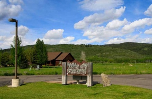 Victor Apartment | Outdoor Enthusiast Oasis