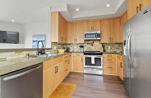 Crown Point House | Pacific Beach Paradise by Cardo -Spacious Retreat