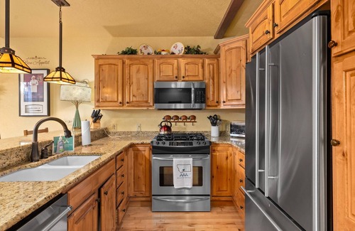 Red Lodge House | Perfectly situated Creekside Rock Creek Jewel with Hot Tub & Fireplaces