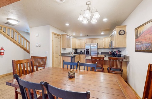 McCall Condo | Plush condo w/gas fireplace - walk to lake beaches, golf & Ponderosa State Park
