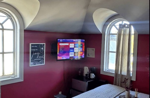 Commercial Point Resort | Private room ∙ 2 guests