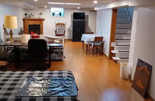 Speedway Resort | Private room ∙ 1 guest
